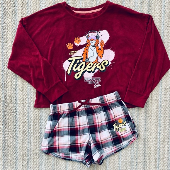 Justice stranger things pj set - Picture 4 of 7